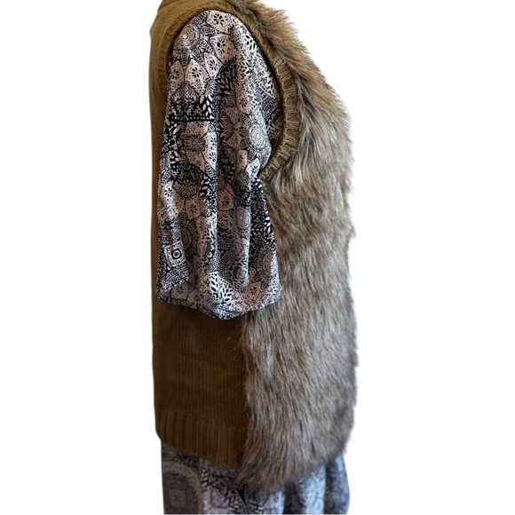 Cozy Eyeshadow Faux Fur Sweater Cardigan Vest Sz M - Picture 4 of 15
